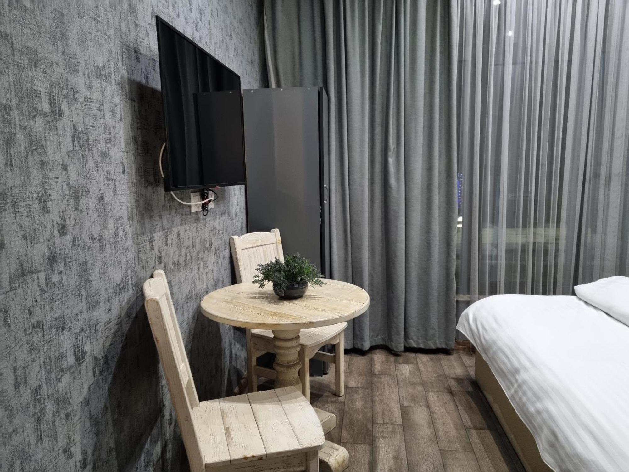 Day Inn Hotel Erévan Extérieur photo