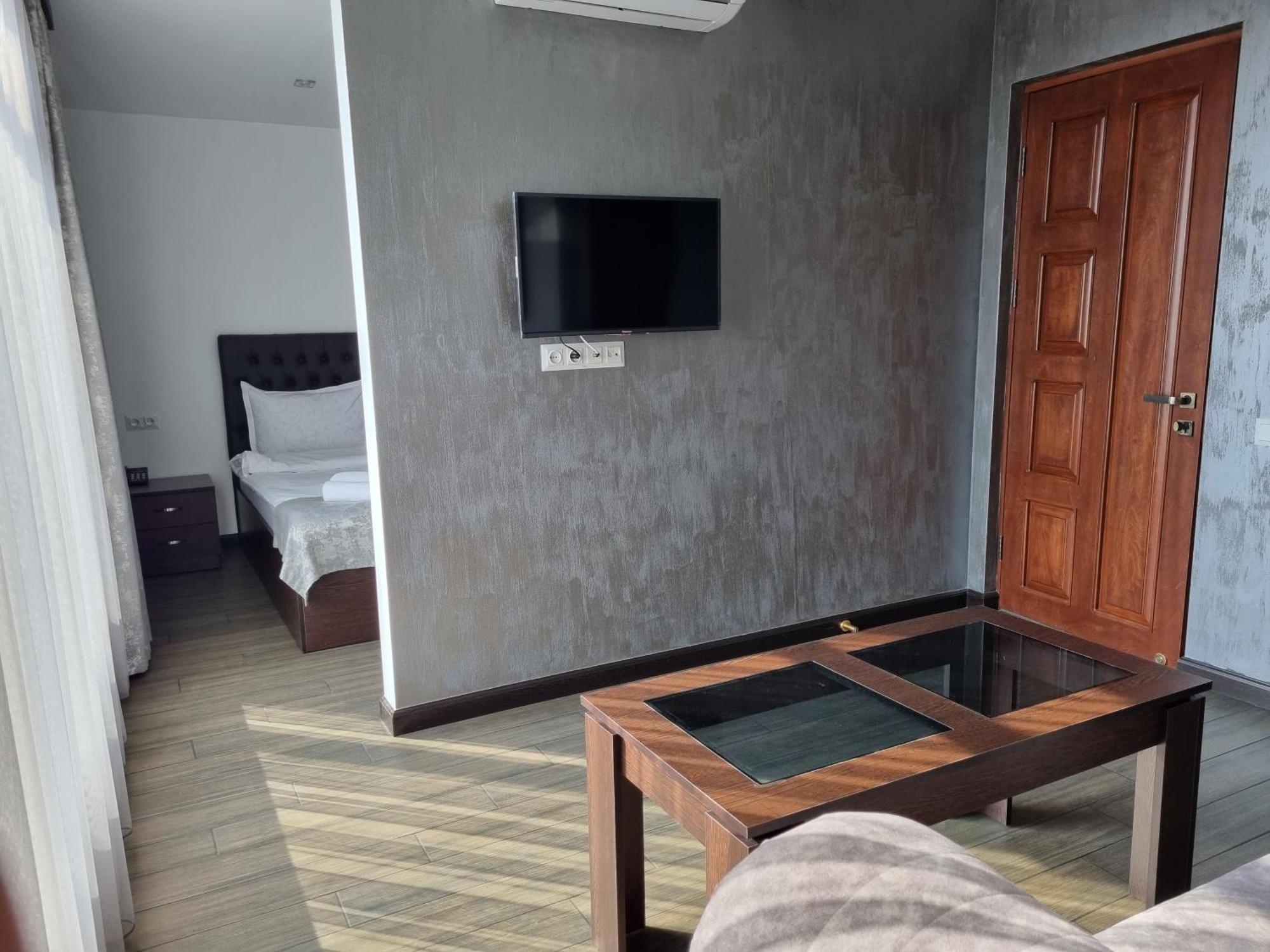 Day Inn Hotel Erévan Extérieur photo