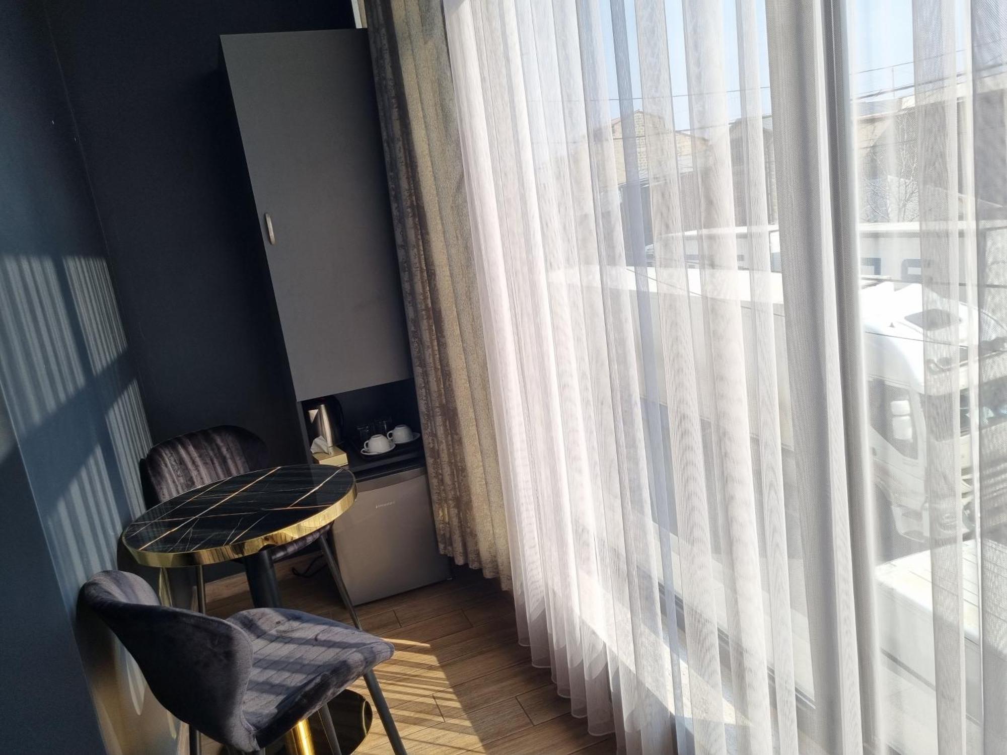 Day Inn Hotel Erévan Extérieur photo