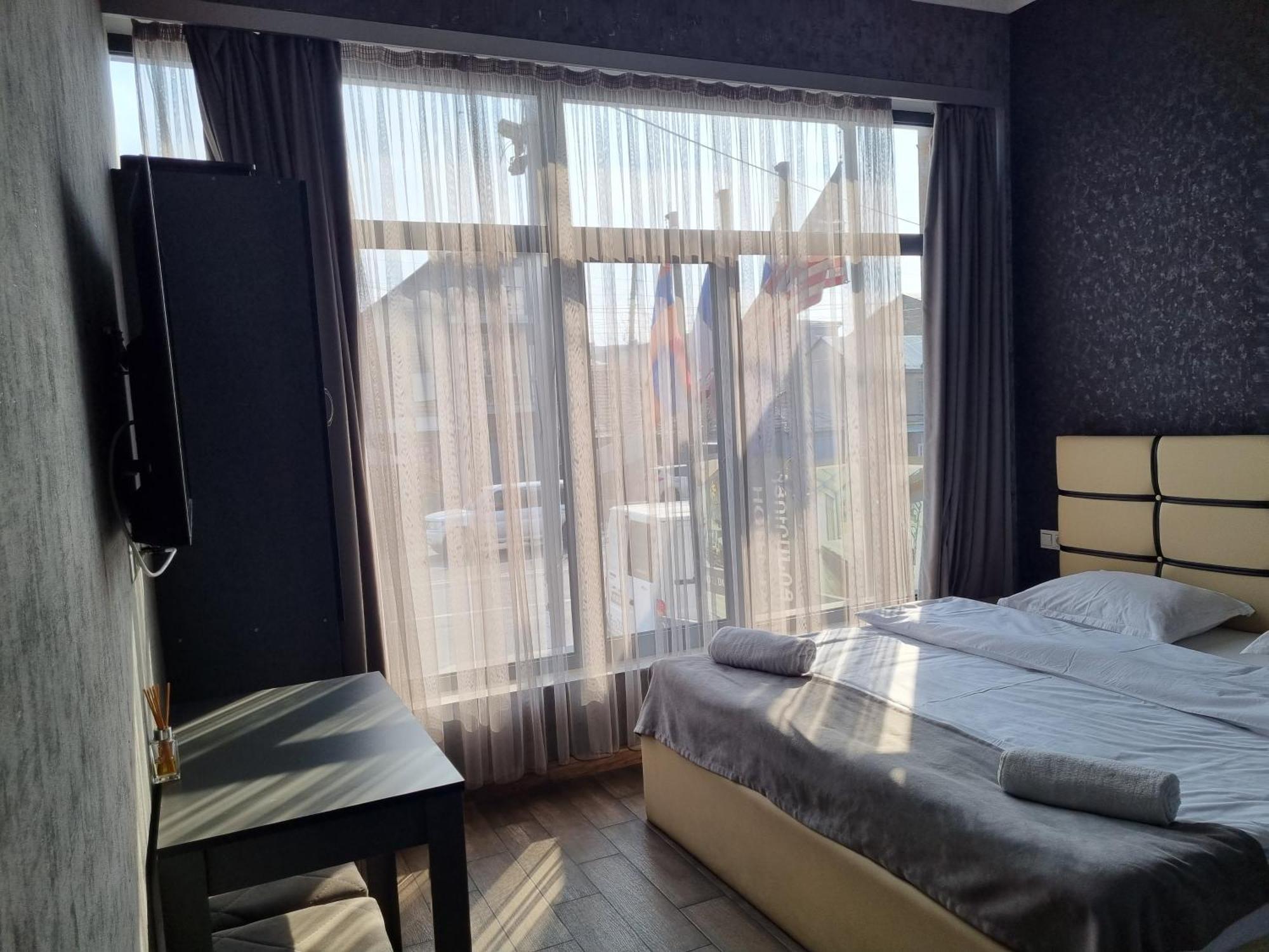 Day Inn Hotel Erévan Extérieur photo